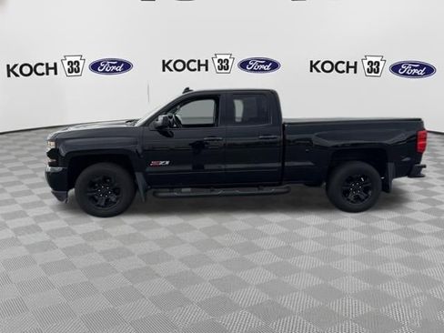 Used 2017 Chevrolet Silverado 1500 LT w/ Midnight Edition image 4