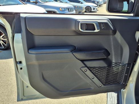 Used 2025 Ford Bronco Outer Banks AWD/4WD image 14