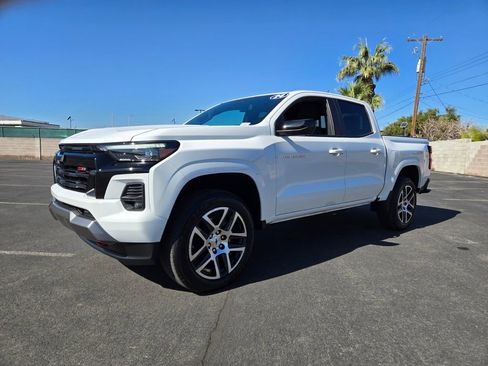 Used 2024 Chevrolet Colorado Z71 w/ Z71 Convenience Package 2 image 2