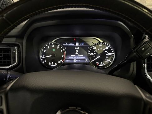 Used 2020 Nissan Titan Platinum Reserve w/ Moonroof Package image 17