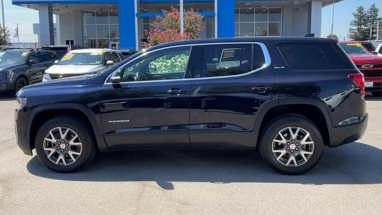 Used 2022 GMC Acadia SLE AWD/4WD image 4
