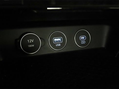 Used 2025 Genesis G70 2.5T image 20