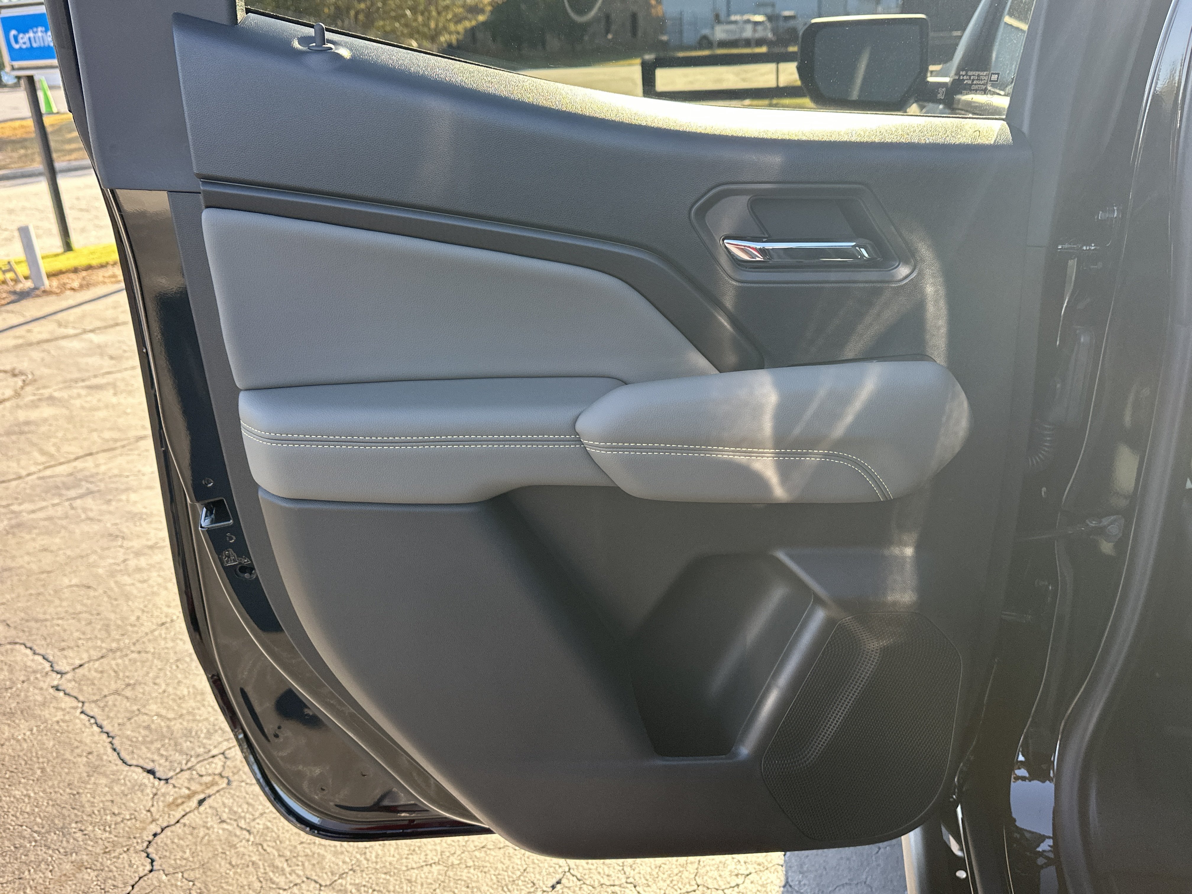 New 2026 Chevrolet Colorado ZR2 w/ Technology Package AWD/4WD image 23