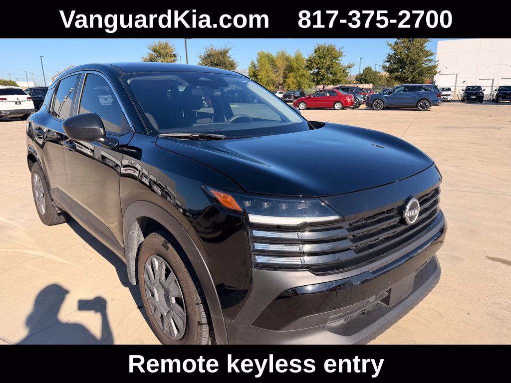 Used 2025 Nissan Kicks S AWD/4WD image 3