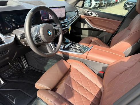Used 2025 BMW X5 M60i AWD/4WD image 11