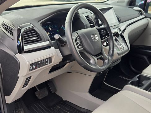 Used 2024 Honda Odyssey Touring image 12