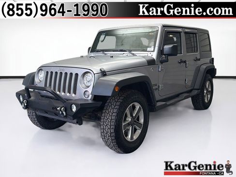 Used 2018 Jeep Wrangler Unlimited Sport w/ Connectivity Group AWD/4WD image 1