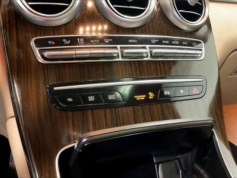Used 2022 Mercedes-Benz GLC 300 4MATIC image 26