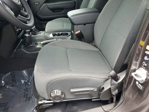 New 2025 Jeep Gladiator Sport image 23