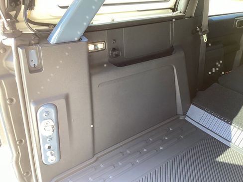 New 2025 Ford Bronco Raptor image 13