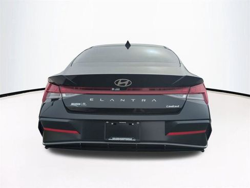 New 2026 Hyundai Elantra Limited image 6