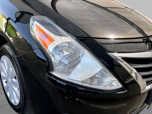 Used 2018 Nissan Versa SV FWD image 26