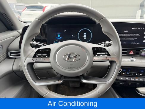 Used 2023 Hyundai Elantra SEL FWD image 12