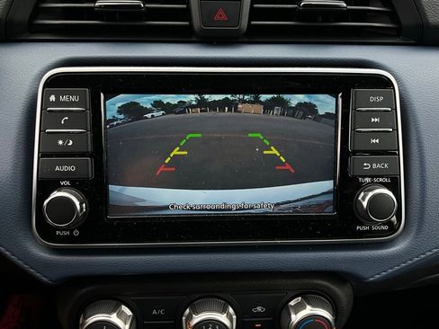 Used 2025 Nissan Versa SV image 27