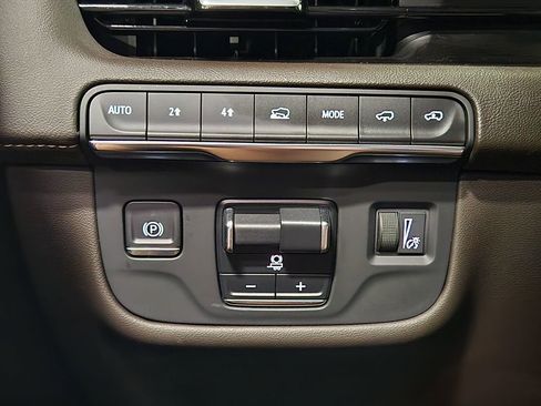 Used 2023 Cadillac Escalade Sport w/ LPO, ONYX Package AWD/4WD image 41
