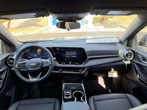 New 2026 Chevrolet Equinox LT w/ Convenience Package II image 17