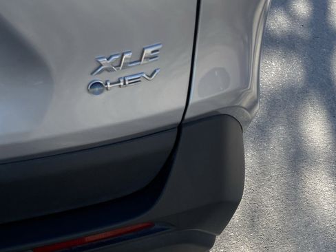 Used 2025 Toyota RAV4 XLE image 6