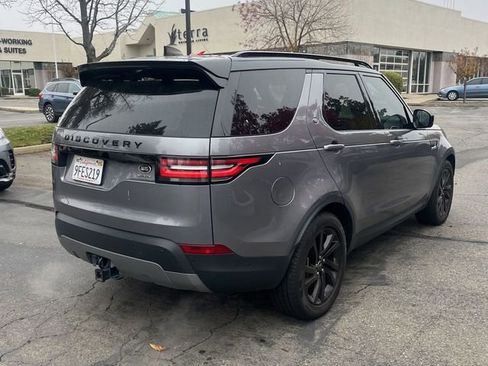 Used 2020 Land Rover Discovery HSE image 3