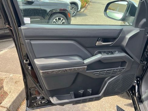 Used 2026 Toyota Tacoma Limited AWD/4WD image 11