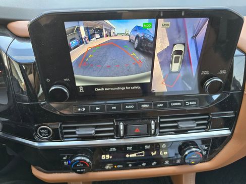 Used 2023 Nissan Pathfinder Platinum w/ Lighting Package (N93) image 6