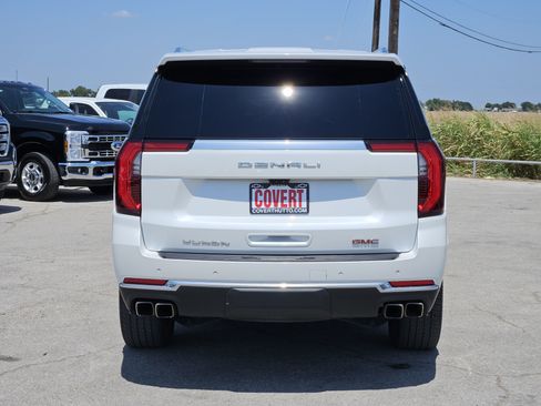 Used 2025 GMC Yukon XL Denali w/ Denali Reserve Package AWD/4WD image 6