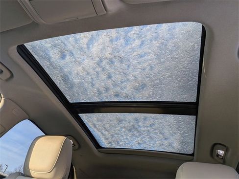 Certified 2023 Cadillac XT4 Premium Luxury w/ Cold Weather Package image 18