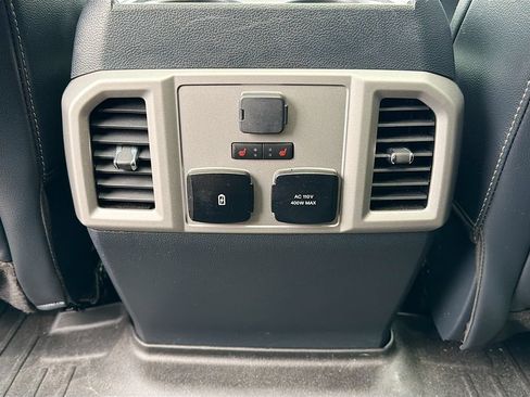 Used 2022 Ford F350 Lariat w/ Lariat Ultimate Package AWD/4WD image 28