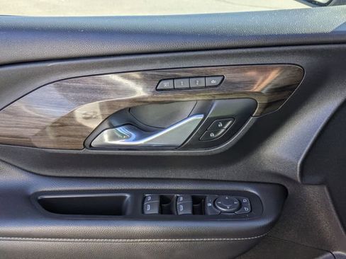 Used 2019 GMC Terrain Denali w/ Advanced Safety Package image 12