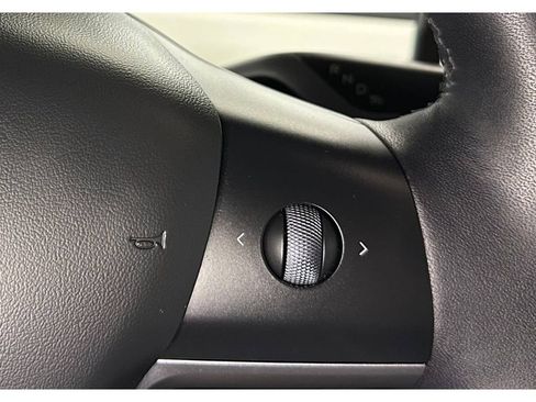 Used 2023 Tesla Model Y Performance image 26