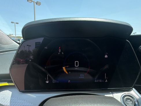 Used 2025 Chevrolet Trax LT FWD image 11