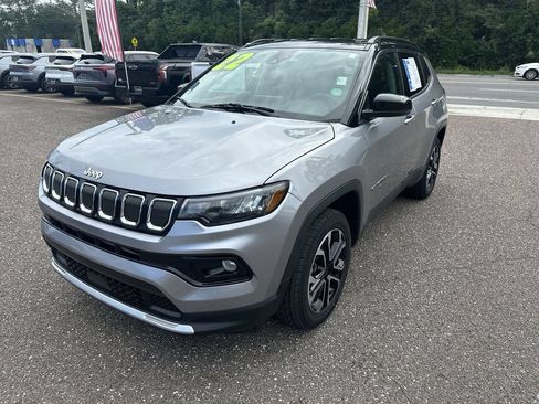 Used 2022 Jeep Compass Limited AWD/4WD image 12