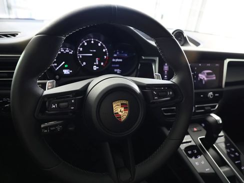 Used 2023 Porsche Macan AWD/4WD image 20
