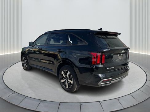 Used 2023 Kia Sorento S image 8