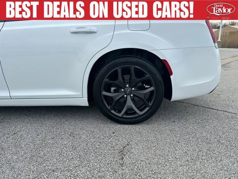 Used 2021 Chrysler 300 Touring w/ Sport Appearance Package RWD image 21