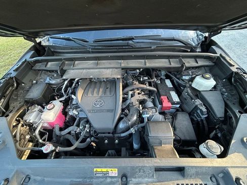 Certified 2023 Toyota Highlander XLE image 11