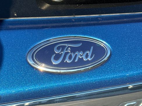 Used 2020 Ford Explorer XLT w/ Equipment Group 202A image 11