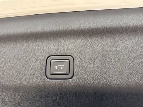 Used 2024 Chevrolet Suburban Z71 w/ Luxury Package AWD/4WD image 36