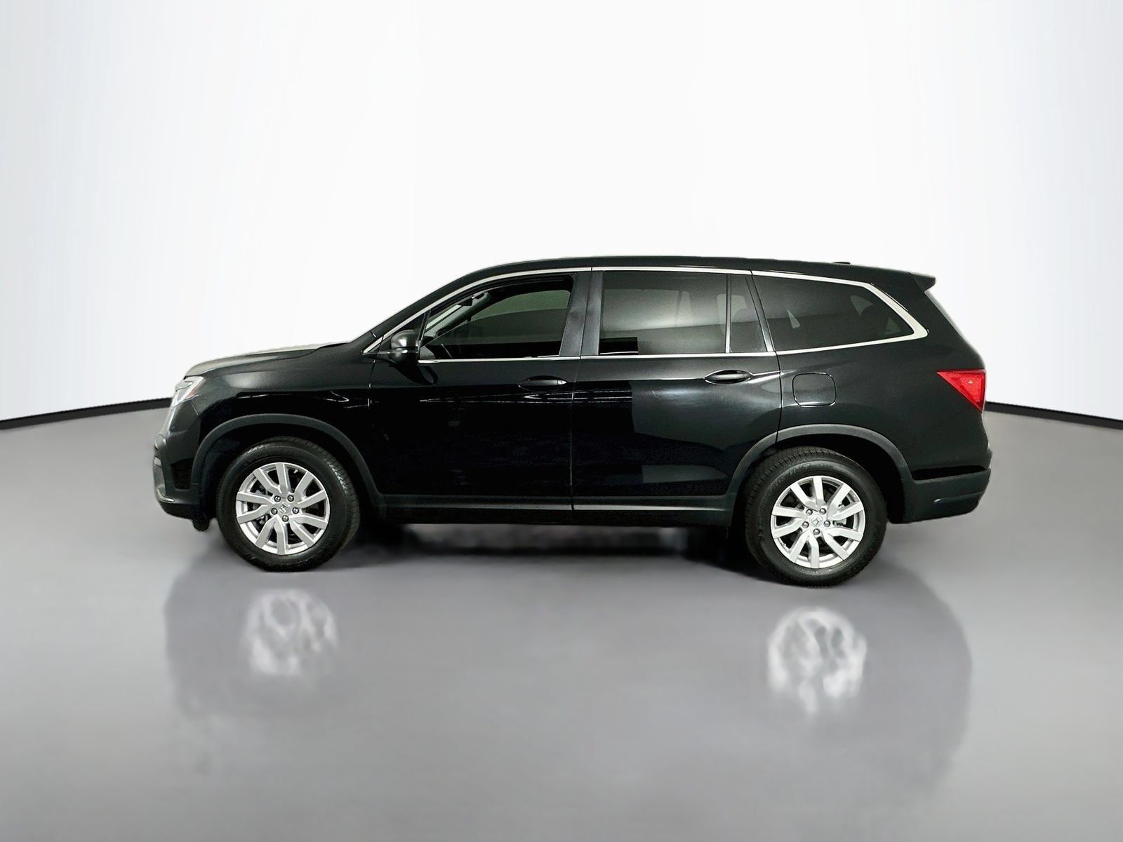 Used 2019 Honda Pilot LX image 5