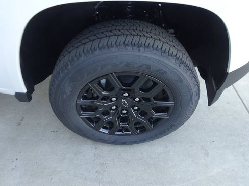 New 2026 Chevrolet Colorado W/T w/ WT Custom Package RWD image 10