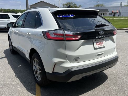 Used 2023 Ford Edge SEL w/ Convenience Package image 5