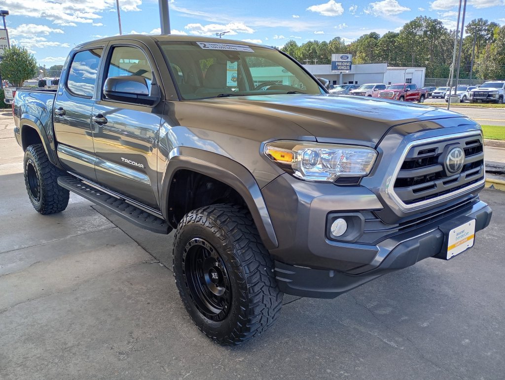 Used 2019 Toyota Tacoma SR5 AWD/4WD image 7