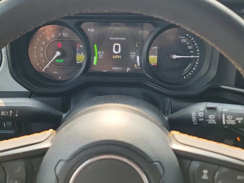 Used 2024 Jeep Wrangler Unlimited AWD/4WD image 20