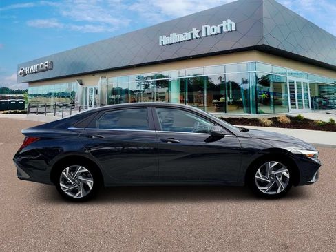 New 2026 Hyundai Elantra Limited FWD image 9