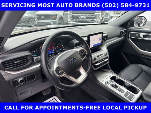 Used 2023 Ford Explorer XLT image 13