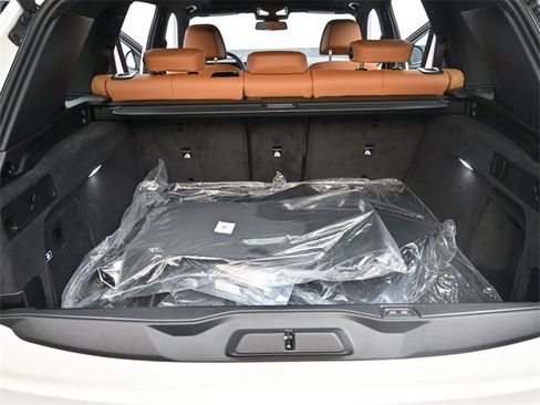New 2026 BMW X5 xDrive50e image 16