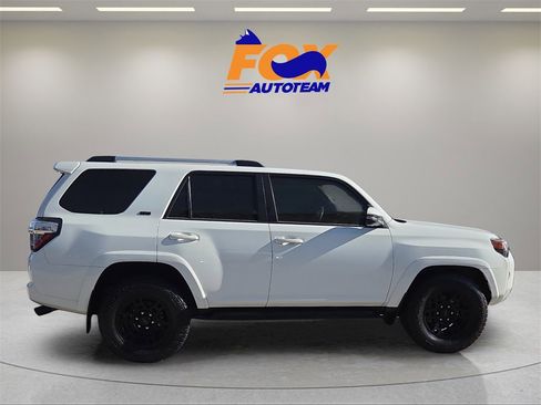 Certified 2022 Toyota 4Runner SR5 Premium image 6