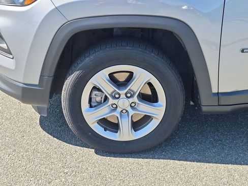 Used 2023 Jeep Compass Latitude w/ Sun and Sound Group AWD/4WD image 19