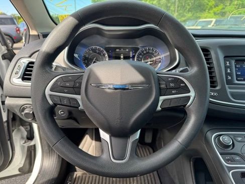 Used 2015 Chrysler 200 Limited FWD image 19