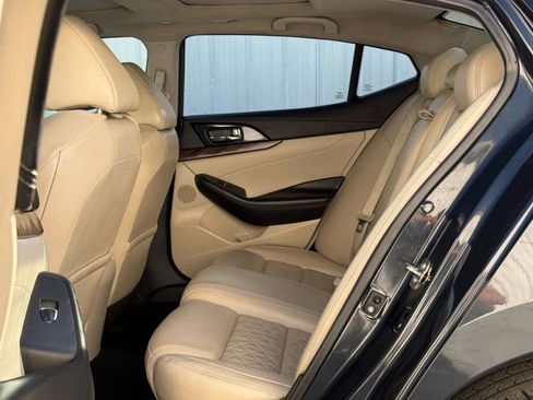 Used 2016 Nissan Maxima Platinum image 12