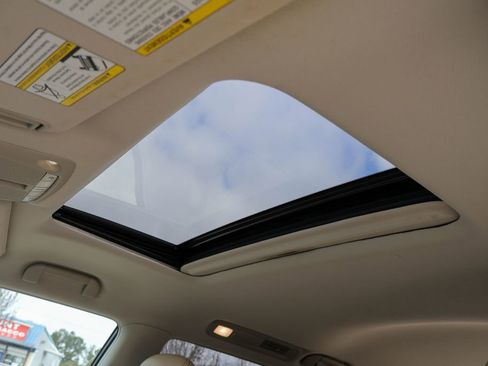 Used 2023 Nissan Armada SL w/ Captain's Chairs Package image 11